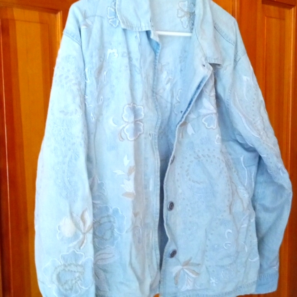 Light green embroidered jean jacket 10/12